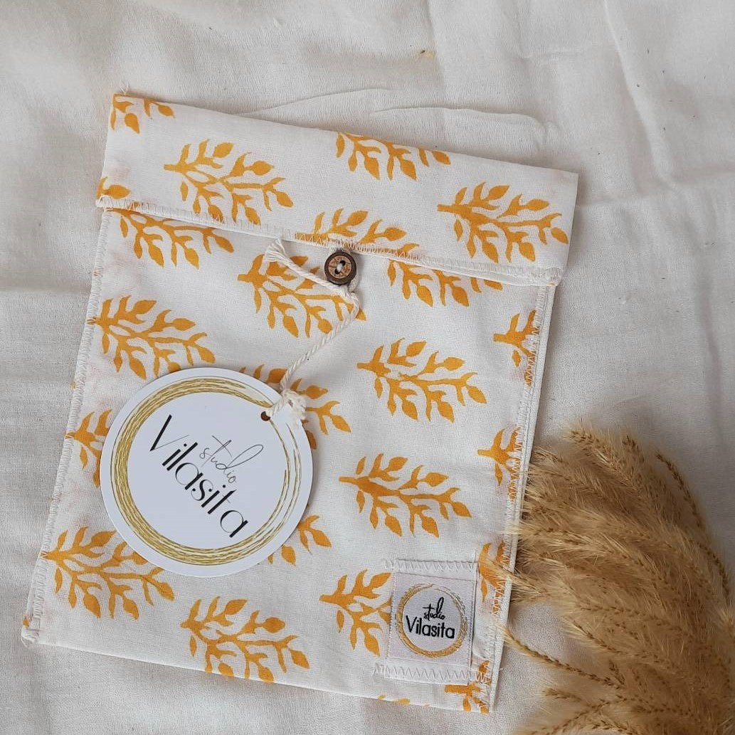 Organic Cotton Sanitary Pad Pouch – Sanitary Pad on Brown Living™. SKU: SANPERLAR35. Img 1.