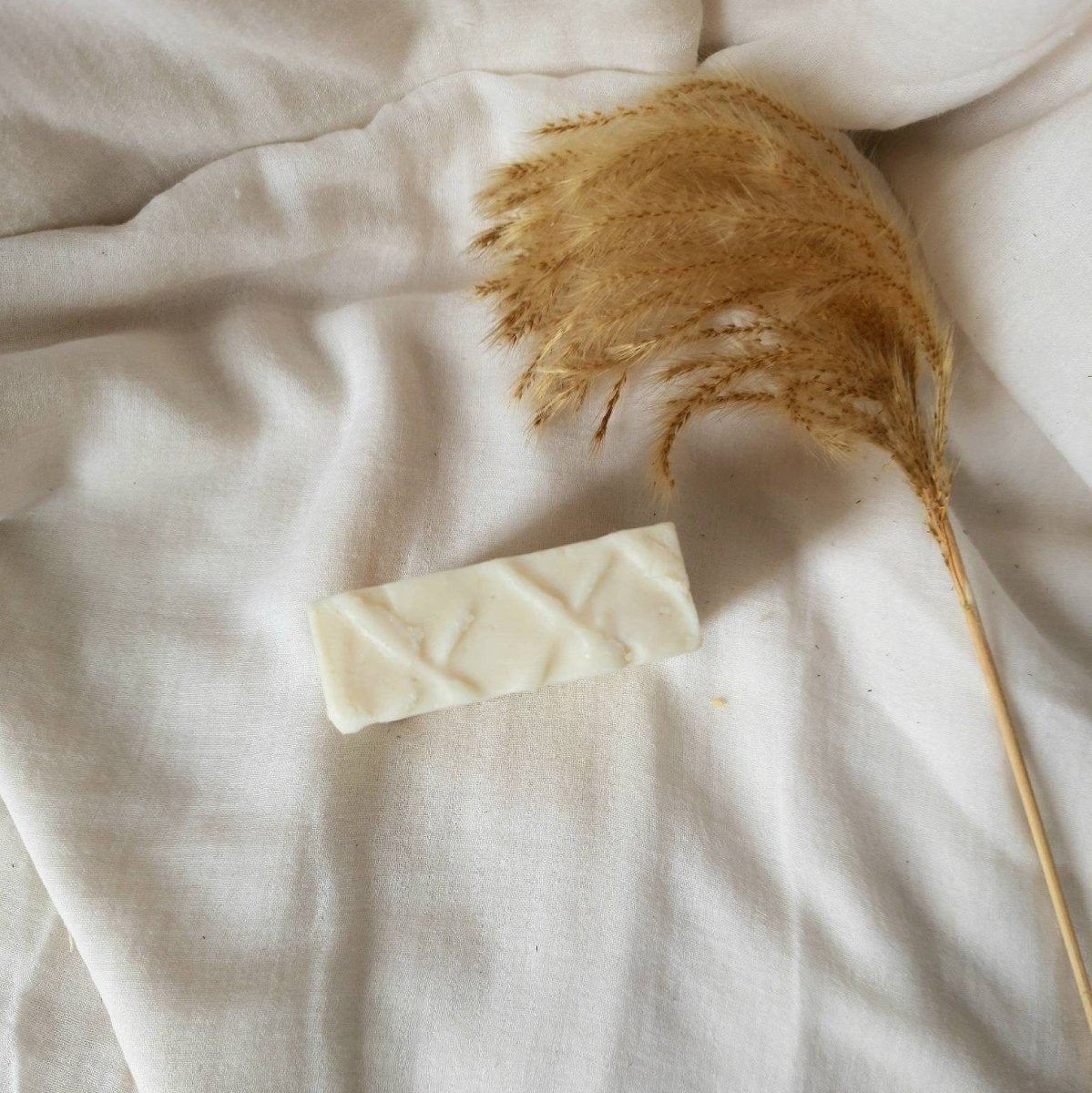 Pristine - Lavender, Vetiver & Cocoa Butter Cold Processed Soap – Body Soap on Brown Living™. SKU: PRICOL10007. Img 3.
