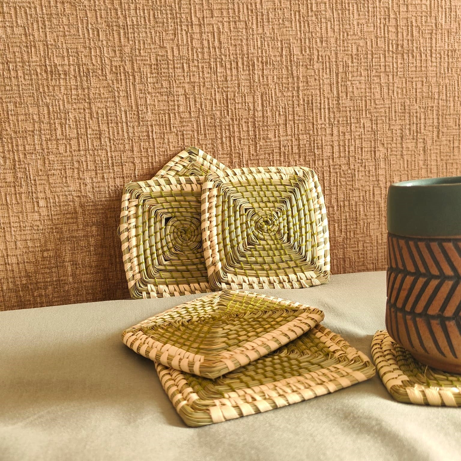 Quad Sabai Grass Coasters ( Set of 4) – Table Decor on Brown Living™. SKU: TC0204. Img 1.