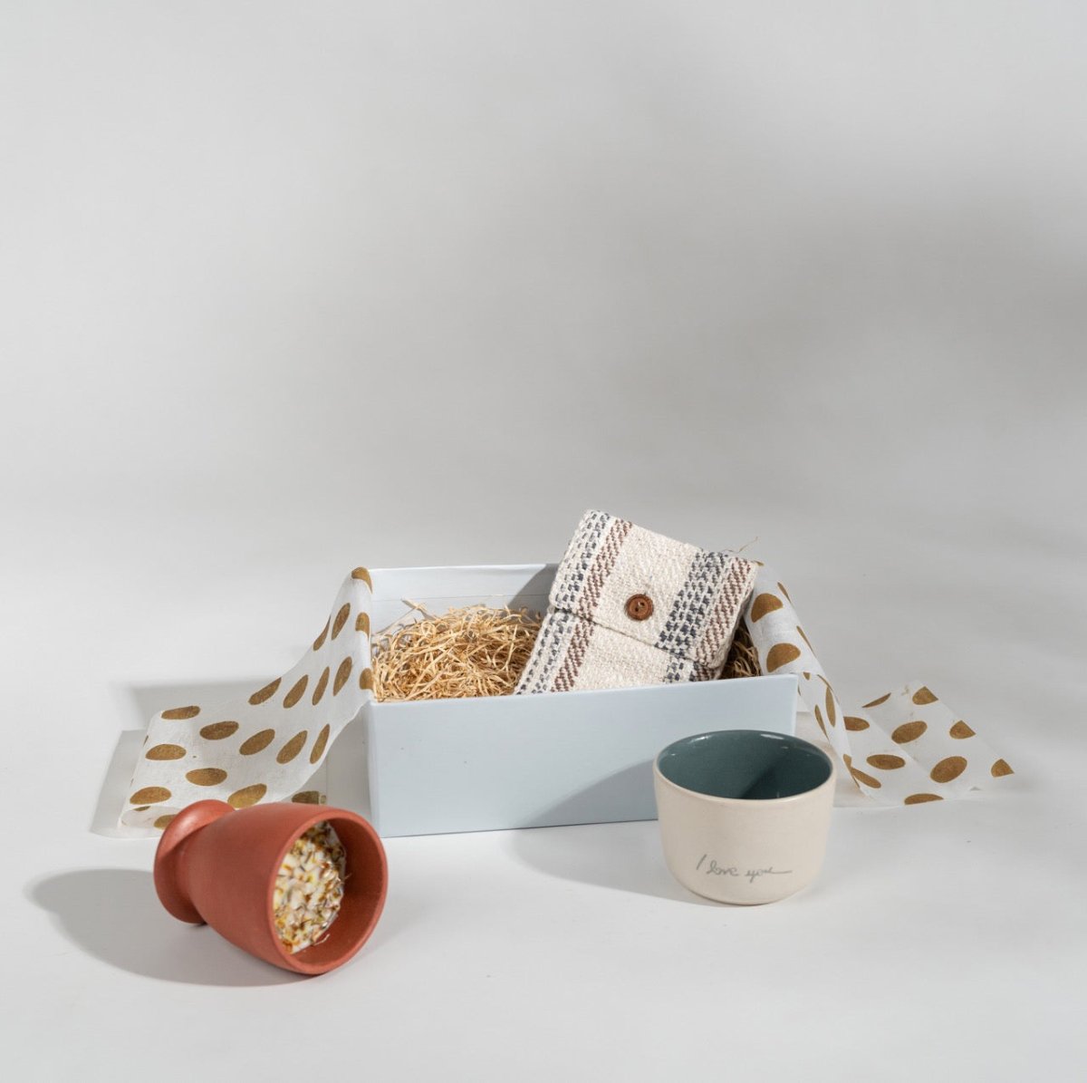 Warmth Surprise Gift Box XL | Verified Sustainable by Brown Living™
