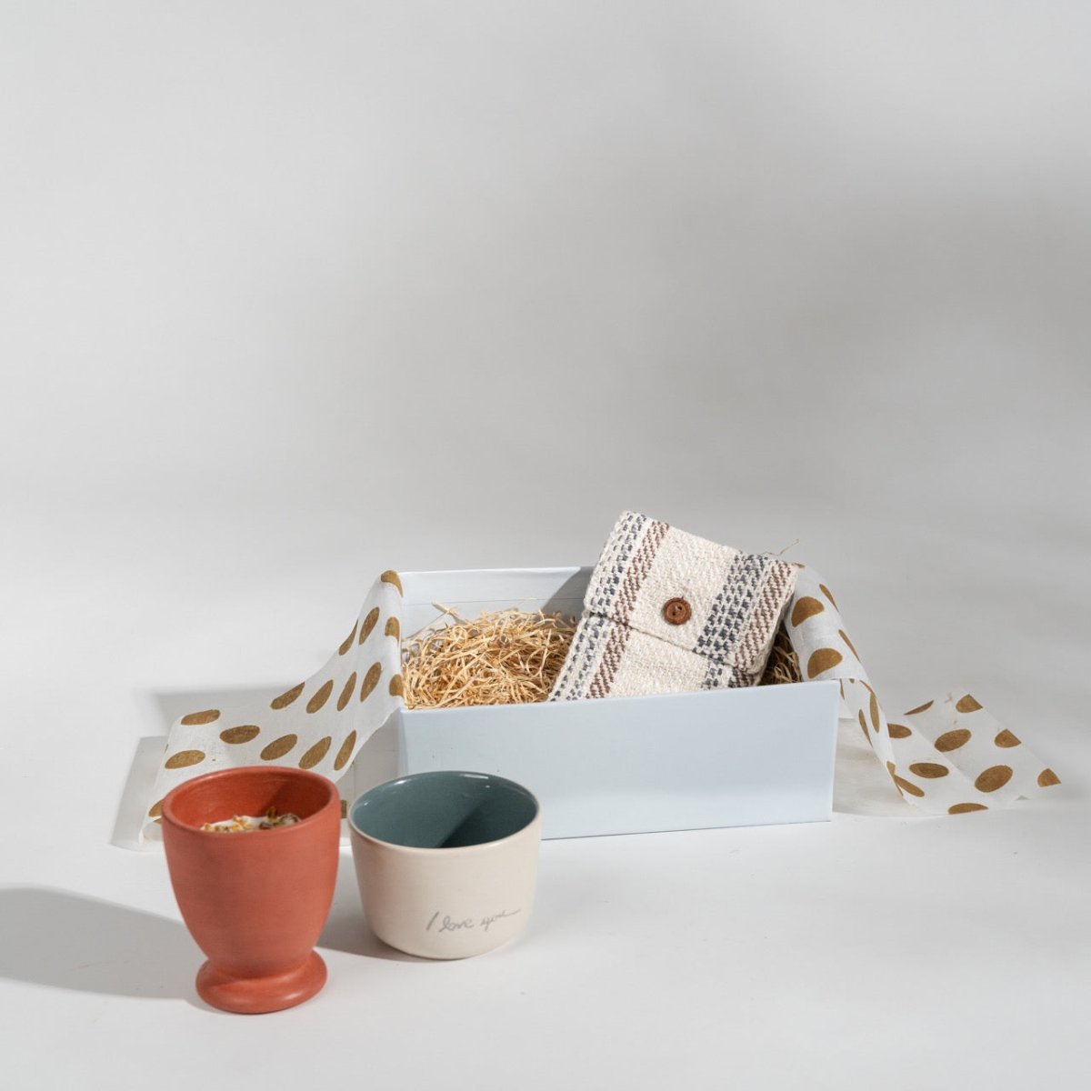 Warmth Surprise Gift Box XL | Verified Sustainable by Brown Living™