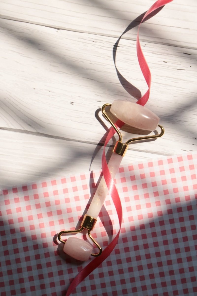 Rose Quartz Facial Roller – Massager on Brown Living™. SKU: Lamina - 16. Img 1.