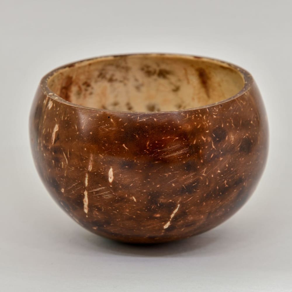 Small Coconut Shell Bowl with spoon - Pack 2 – Plates & Bowls on Brown Living™. SKU: OEP087. Img 3.