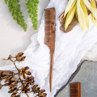 Tail Rosewood / Sheesham Comb – Hair Comb on Brown Living™. SKU: 192 - 06629 - tail - rosewood - sheesham - comb. Img 4.