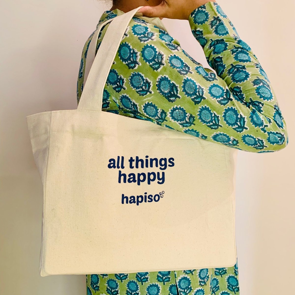 The Happy Box | 2 packs of laundry pods | Canvas bag | Candle | Verified Sustainable by Brown Living™