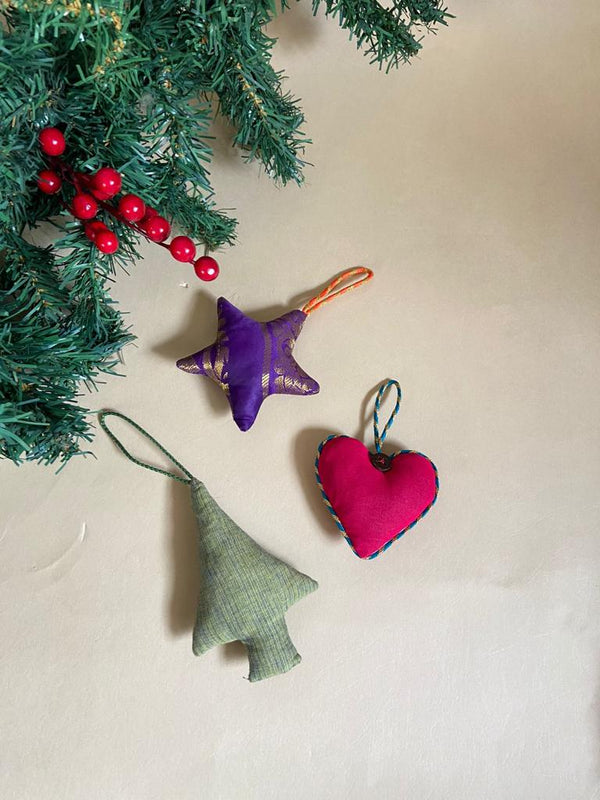 Buy Upcycled Christmas Ornaments Set - Small size | Shop Verified Sustainable Decor & Artefacts on Brown Living™