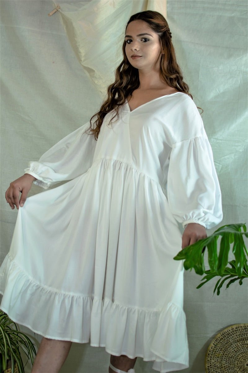 White flowy gathered summer dress – Womens Dress on Brown Living™. SKU: pH133_24BL8360. Img 5.