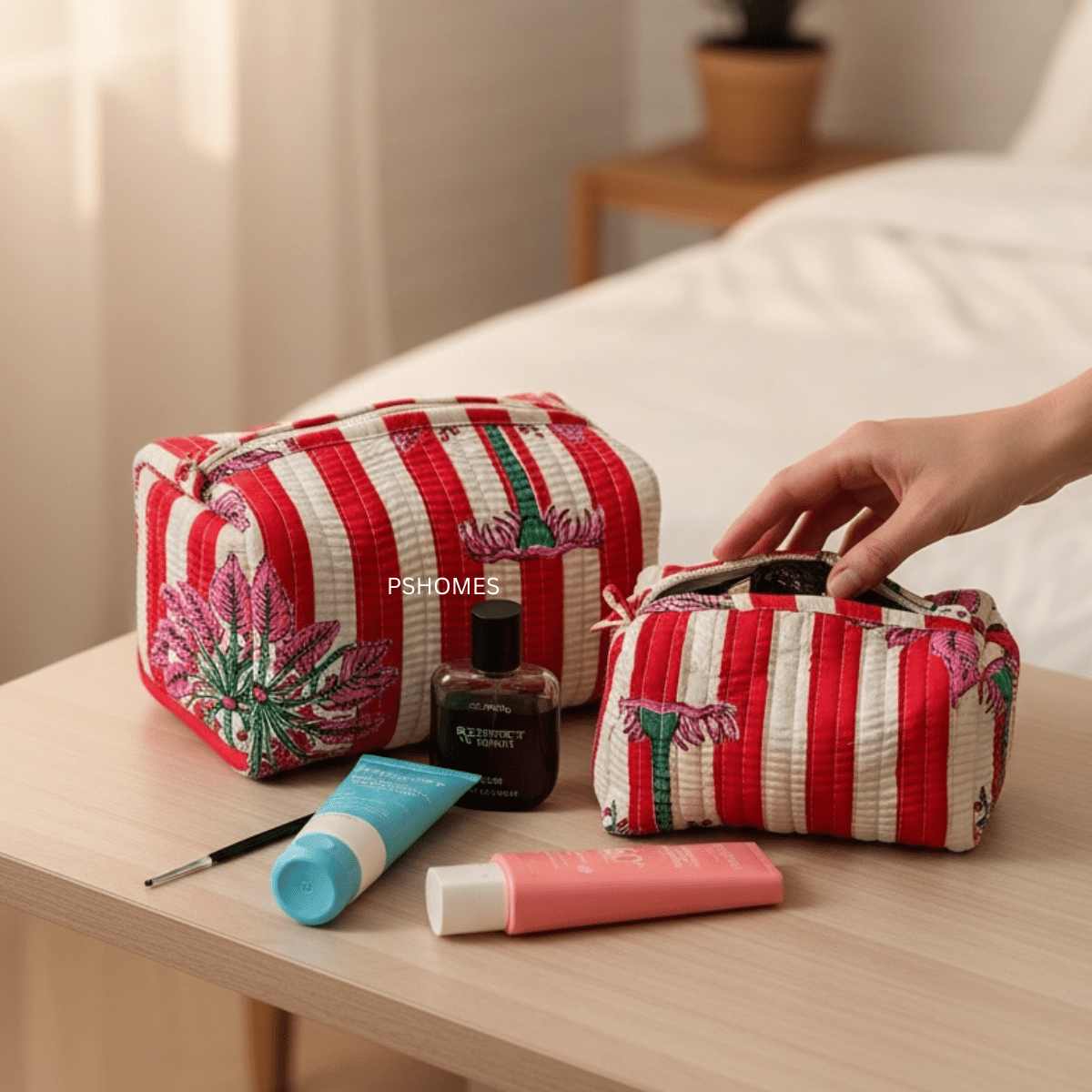 100% Cotton Quilted Travel Makeup Bag Set – Waterproof Thick Lining – Travel Organiser on Brown Living™. SKU: 3POUCH-CHEETAHWHITE. Img 6.