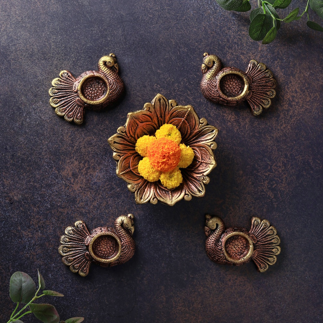 Hans T Light Set – Traditional Decorative Set