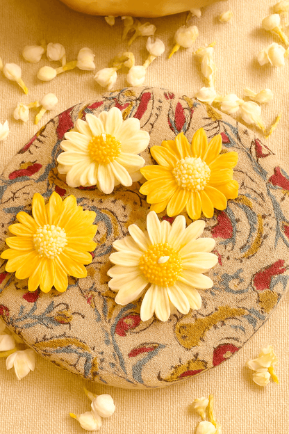 Floating Daisy Candle Set of 4 | Diwali Pooja & Home Decor