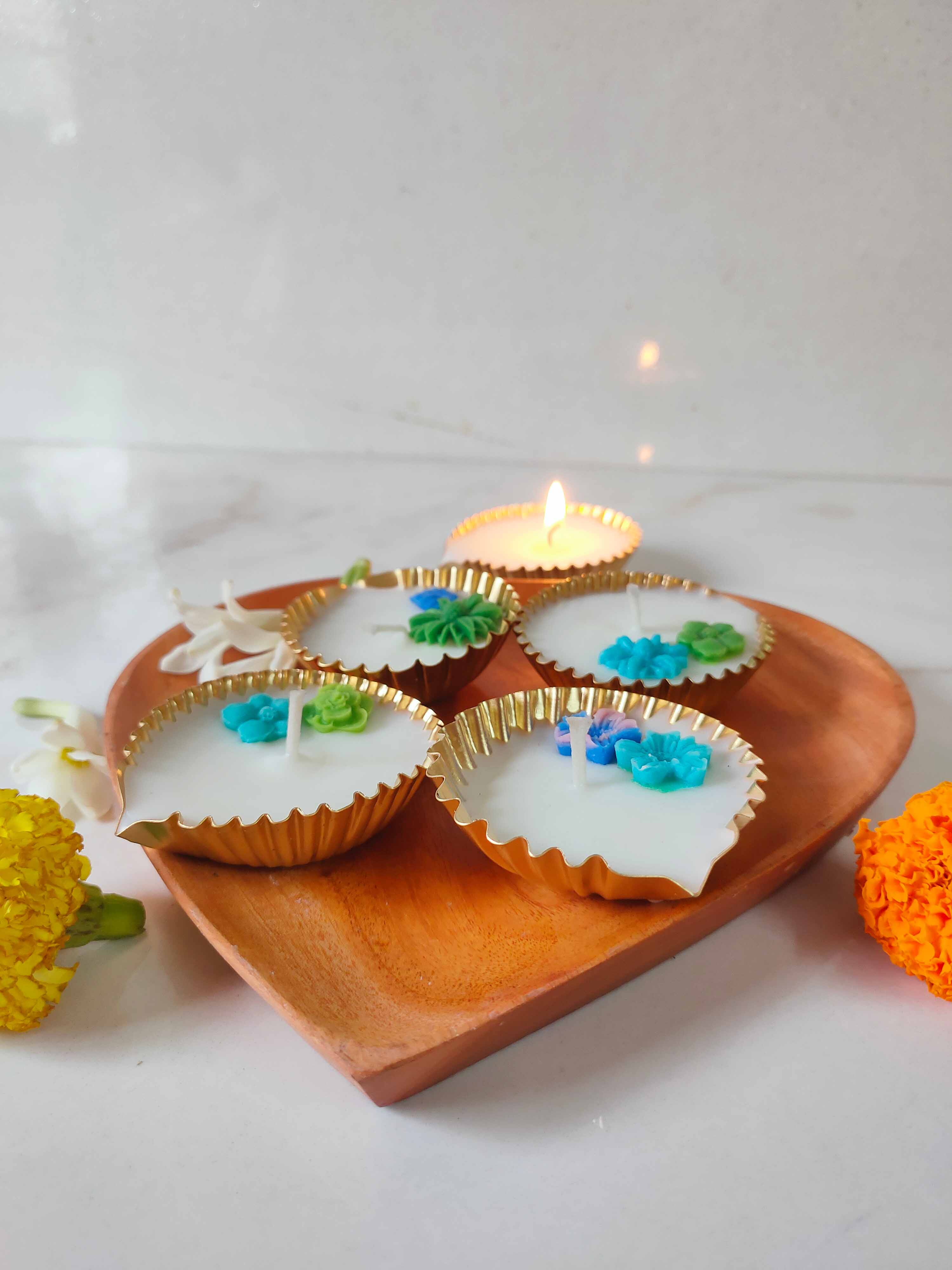 Assorted Uruli Diya Candles – Set of 4