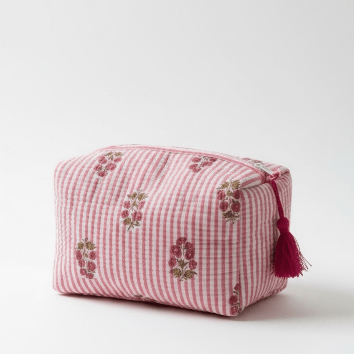 3PC Cotton Quilted Travel Makeup Bag Set Waterproof Lining – Travel Organiser on Brown Living™. SKU: 3POUCH-BUTTAPINKFAV. Img 7.