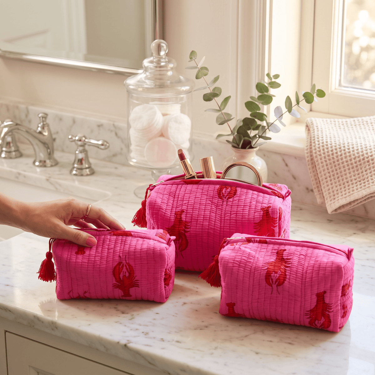 3PC Cotton Quilted Travel Makeup Bag Set Waterproof Lining – Travel Organiser on Brown Living™. SKU: 3POUCH-PINKLOBSTER. Img 33.