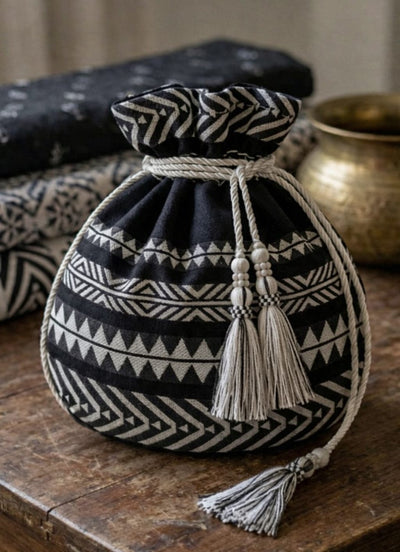 7x9 Inch Cotton Potli Bag | Reusable Drawstring Pouch – Tote Bag on Brown Living™. SKU: DCBG30n. Img 3.