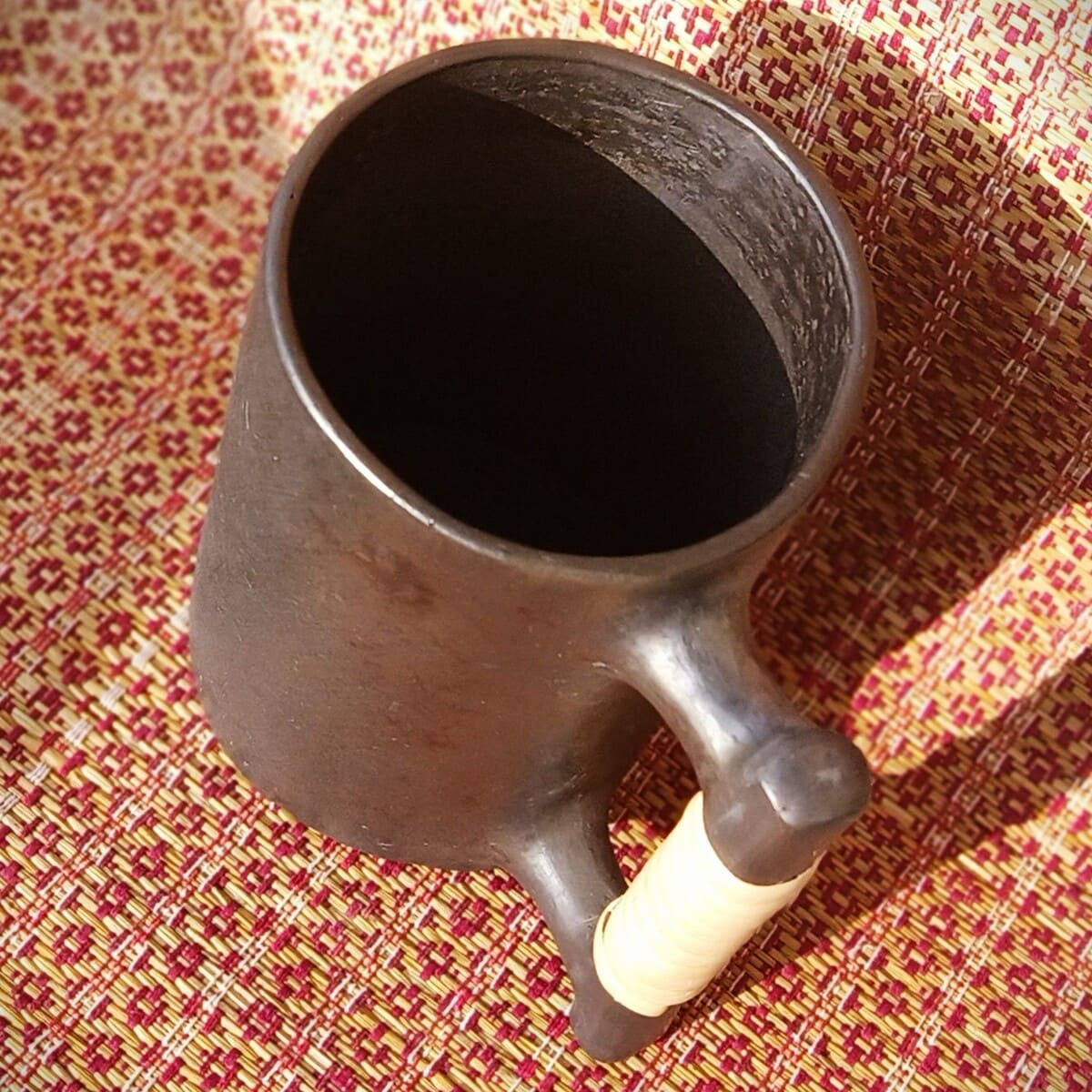 Longpi Black Pottery Beer Mug Large - Round
