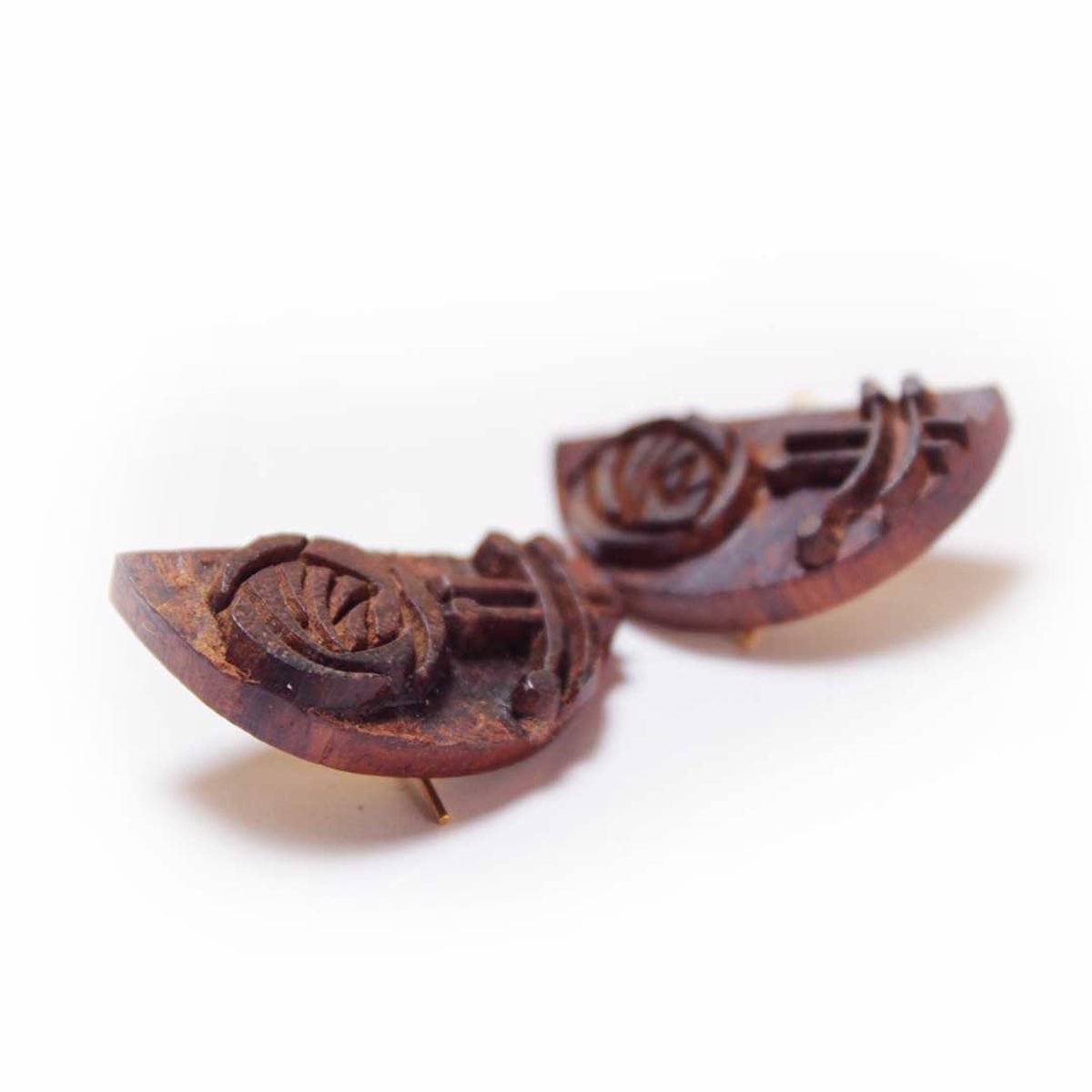 Anusham Rekh - Wooden Earring With Wood Block Carving – Jewellery on Brown Living™. SKU: UARKHWJER001. Img 4.
