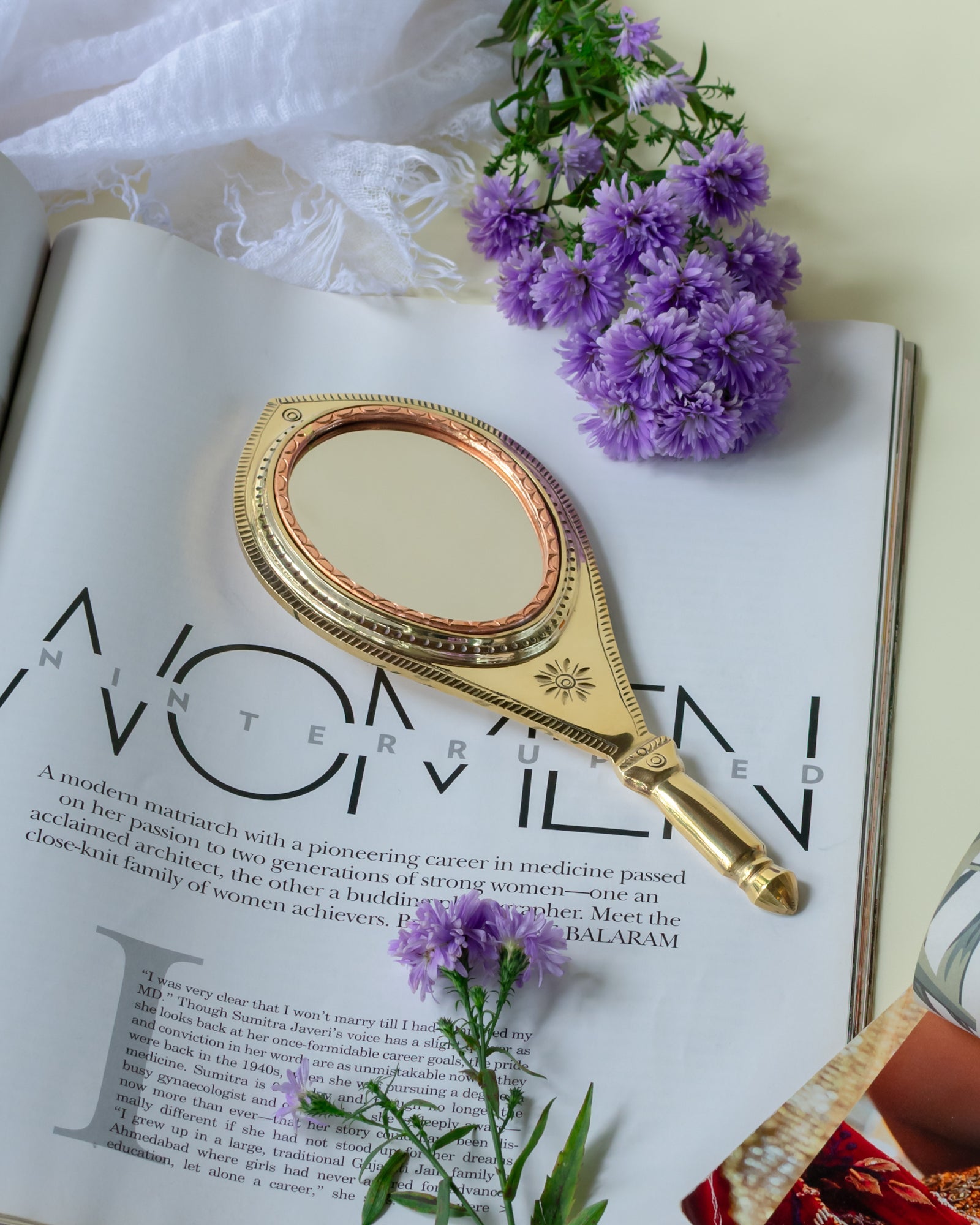 Aranmula Kannadi – Small Travel Friendly Handcrafted Metal Mirror – Home Decor on Brown Living™. SKU: ANTAKMEHHG. Img 11.