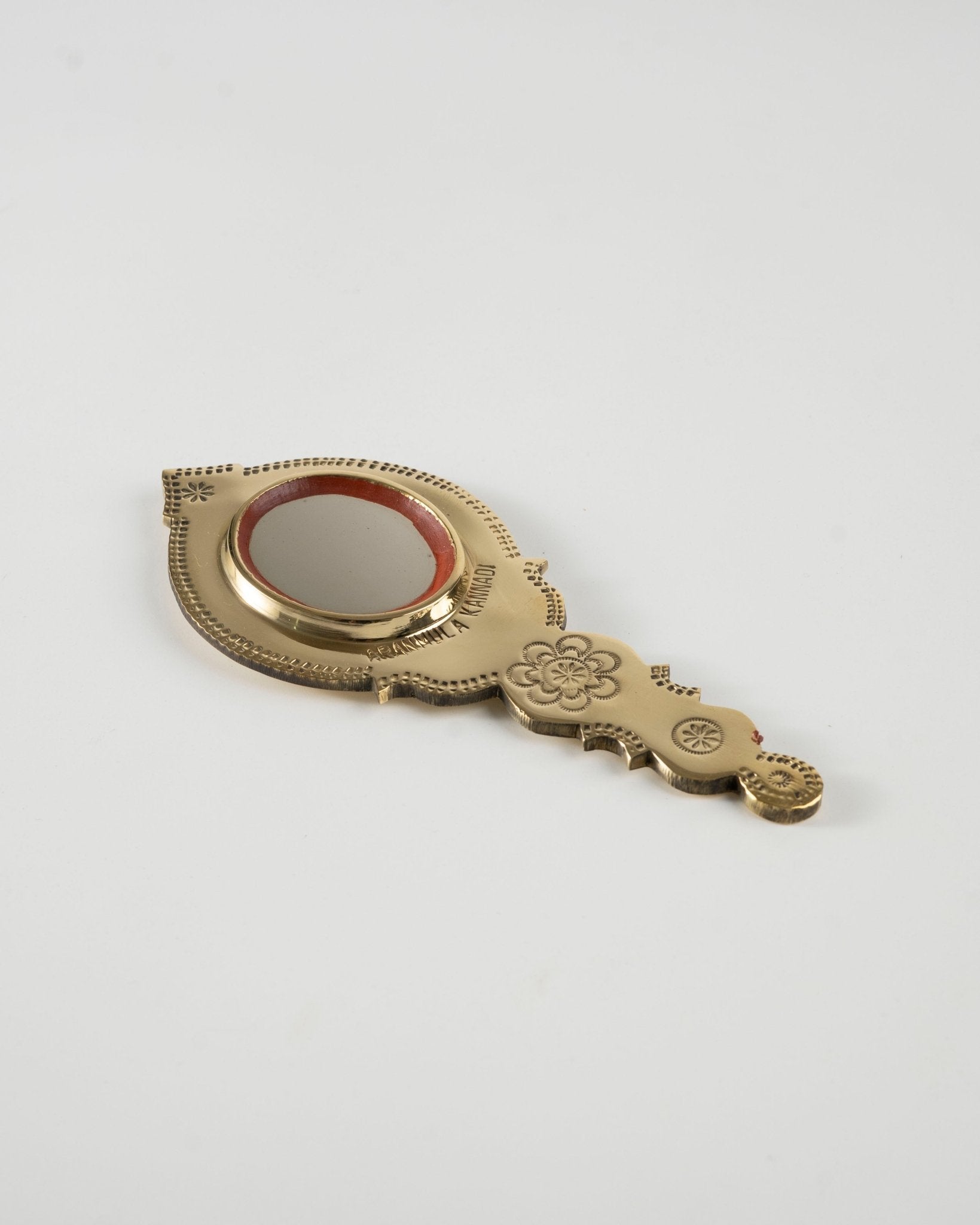 Aranmula Kannadi – Small Travel Friendly Handcrafted Metal Mirror – Home Decor on Brown Living™. SKU: ANTAKMGHHG. Img 14.
