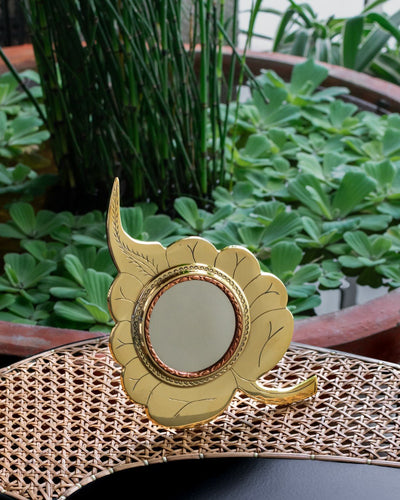 Aranmula Kannadi – Traditional Handcrafted Metal Mirror of Kerala – Home Decor on Brown Living™. SKU: ANTAKMAHHG. Img 9.
