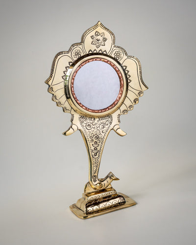 Aranmula Kannadi – Traditional Handcrafted Metal Mirror of Kerala – Home Decor on Brown Living™. SKU: ANTAKMAHHG. Img 11.
