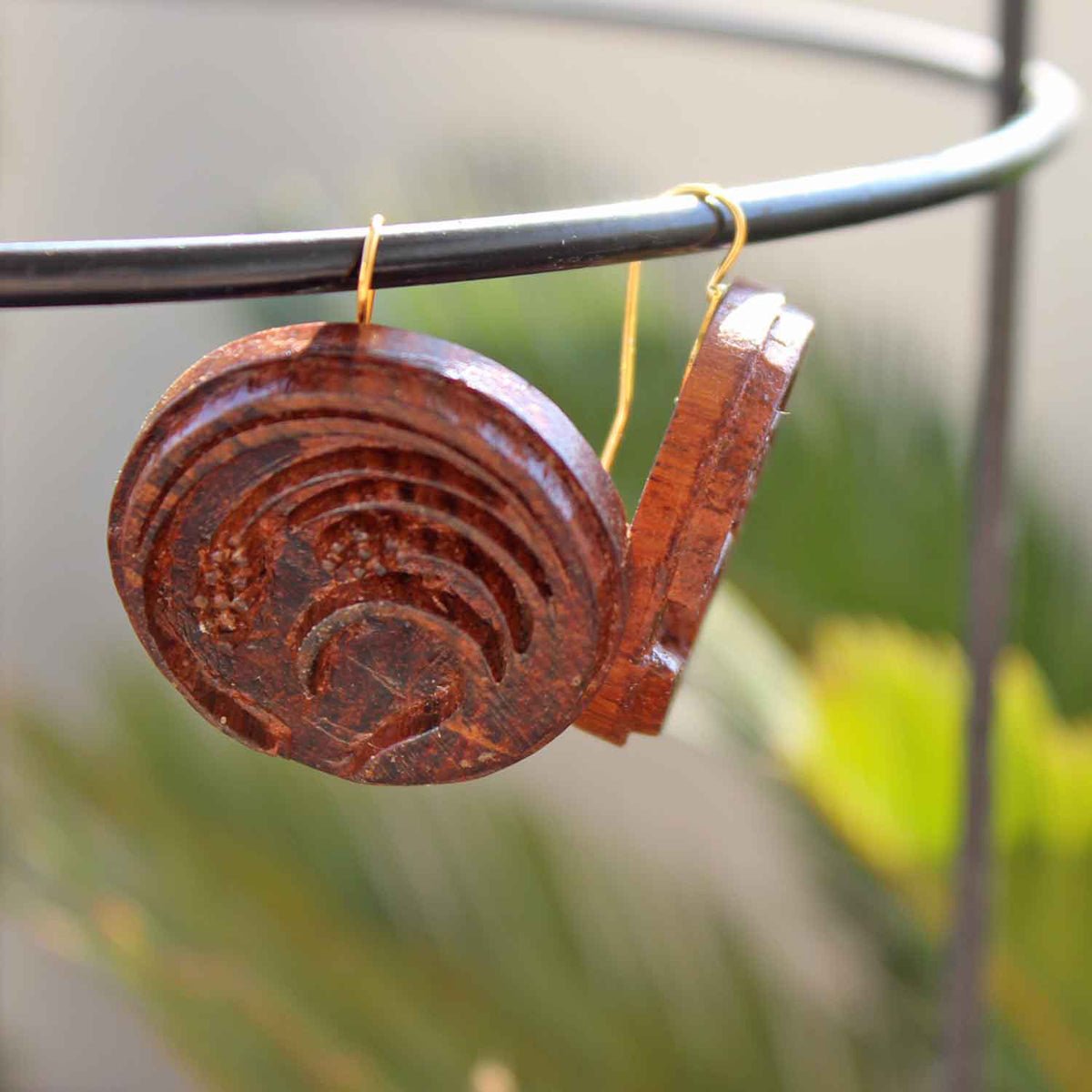 Ardra Rekh Wooden Earrings With Wood Block Carving – Jewellery on Brown Living™. SKU: UARKHWJER006. Img 3.