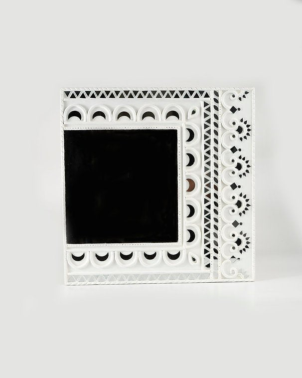 Artisanal Lippan Mirror – Handcrafted Mud & Mirror Wall Decor – Home & Garden on Brown Living™. SKU: ANTALMBHHG. Img 3.