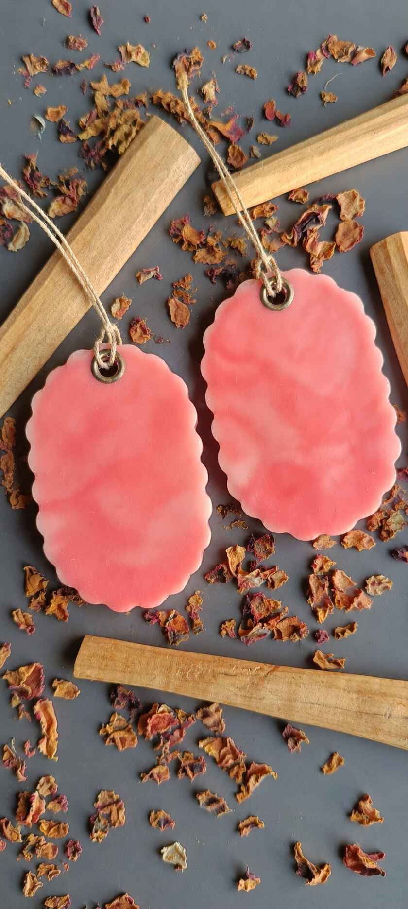 Bakhoor Rose Wax Sachet – Candles & Fragrances on Brown Living™. SKU: BRWS03_N. Img 9.