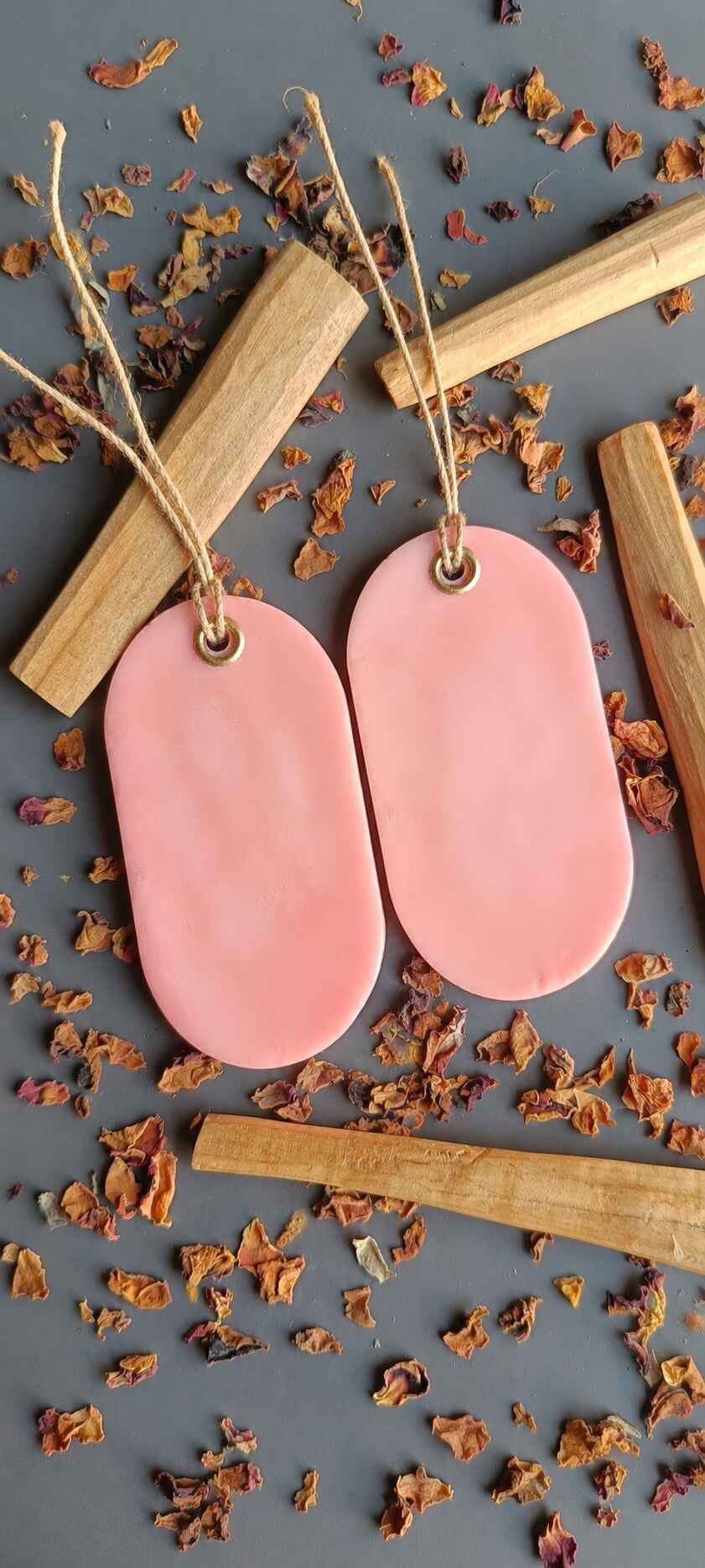 Bakhoor Rose Wax Sachet – Candles & Fragrances on Brown Living™. SKU: BRWS04_N. Img 10.
