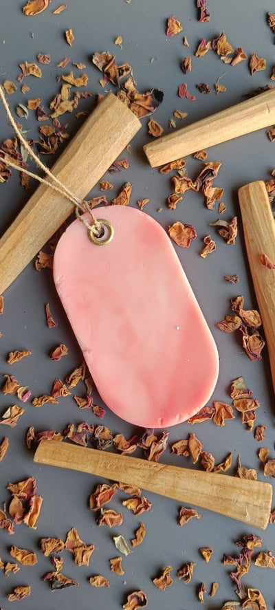 Bakhoor Rose Wax Sachet – Candles & Fragrances on Brown Living™. SKU: BRWS04_N. Img 4.