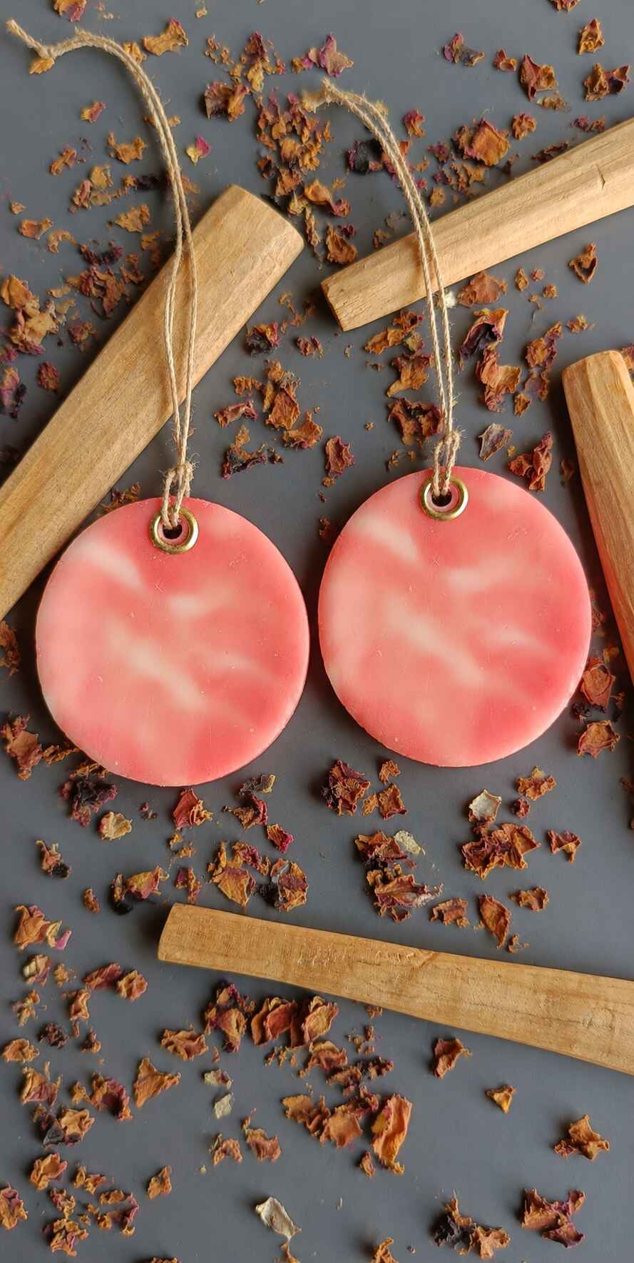 Bakhoor Rose Wax Sachet – Candles & Fragrances on Brown Living™. SKU: BRWS05_N. Img 11.