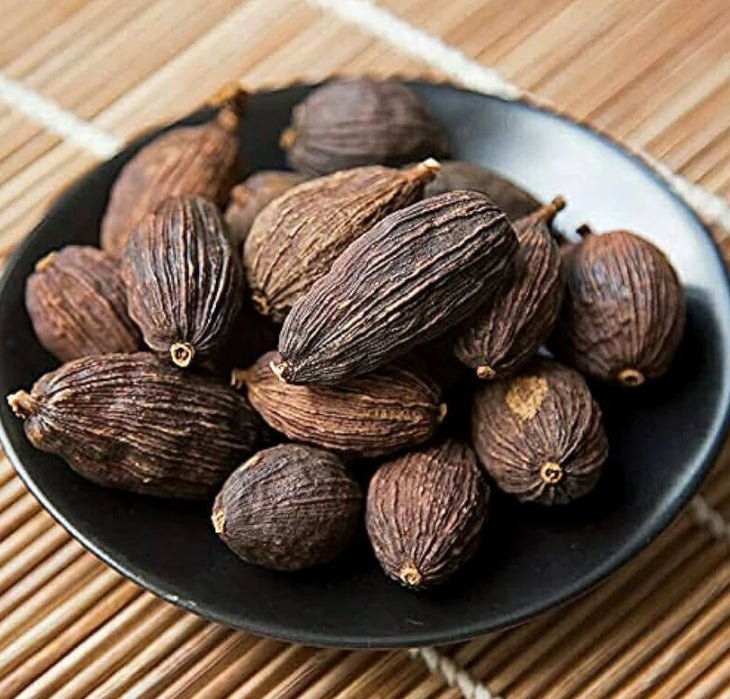 Black Cardamom (Elaichi) – Aromatic Whole Spice for Rich Cooking – Seasonings & Spices on Brown Living™. SKU: 00G. Img 4.