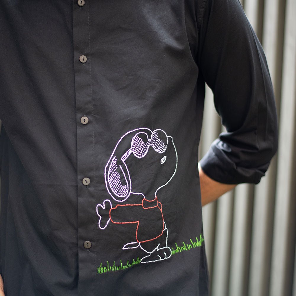 Black Organic Cotton Shirt with Chill Dog Embroidery – Men Shirt on Brown Living™. SKU: NANMS005EMB046 - S39. Img 3.