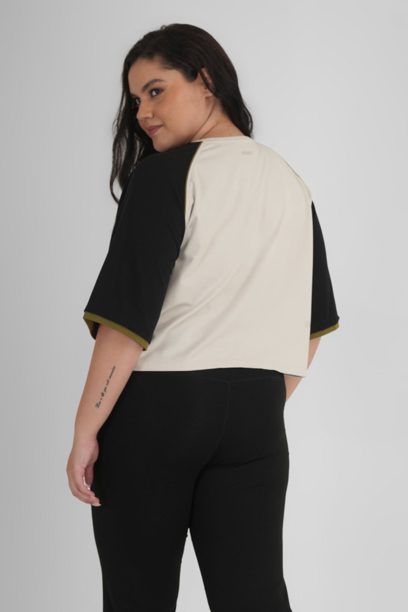 Boxy Fit After Workout T-shirt – Breathable & Relaxed Yoga Wear – Womens T-Shirt on Brown Living™. SKU: ELBRTWHTXS. Img 6.