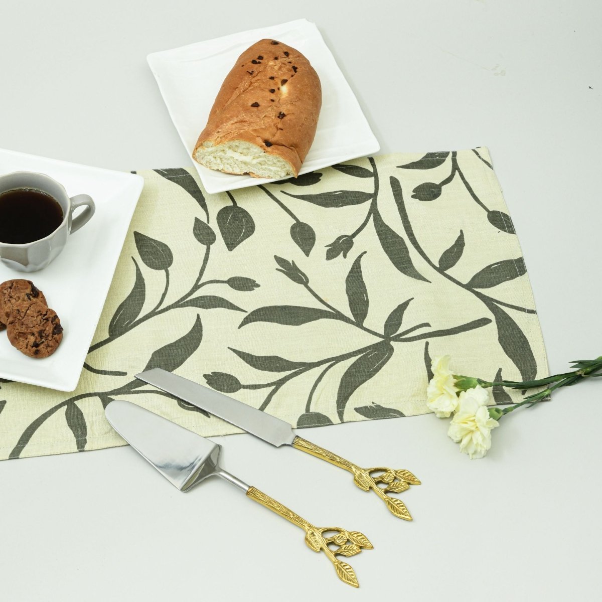 Cakes and Bakes Gift Hamper | Luxury Handmade Gift – Gift Giving by Pravaah India available on Brown Living™. Patram Cake Server . SKU: PRA24GH005_A. Img 2.