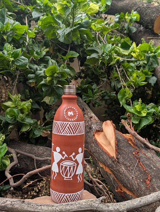 Clay Bottle Steel Cap Hand Painted Musical Warli Art – Bottles & Sippers on Brown Living™. SKU: NMM-02-PY-500. Img 10.