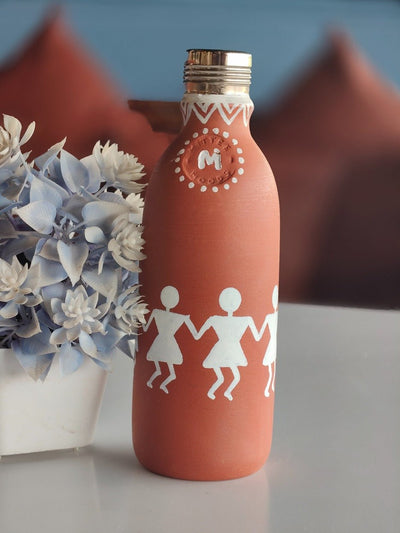 Clay Water Bottle Steel Cap Hand Painted Dancing Warli Art – Bottles & Sippers on Brown Living™. SKU: NMM-01-PY-1000. Img 12.