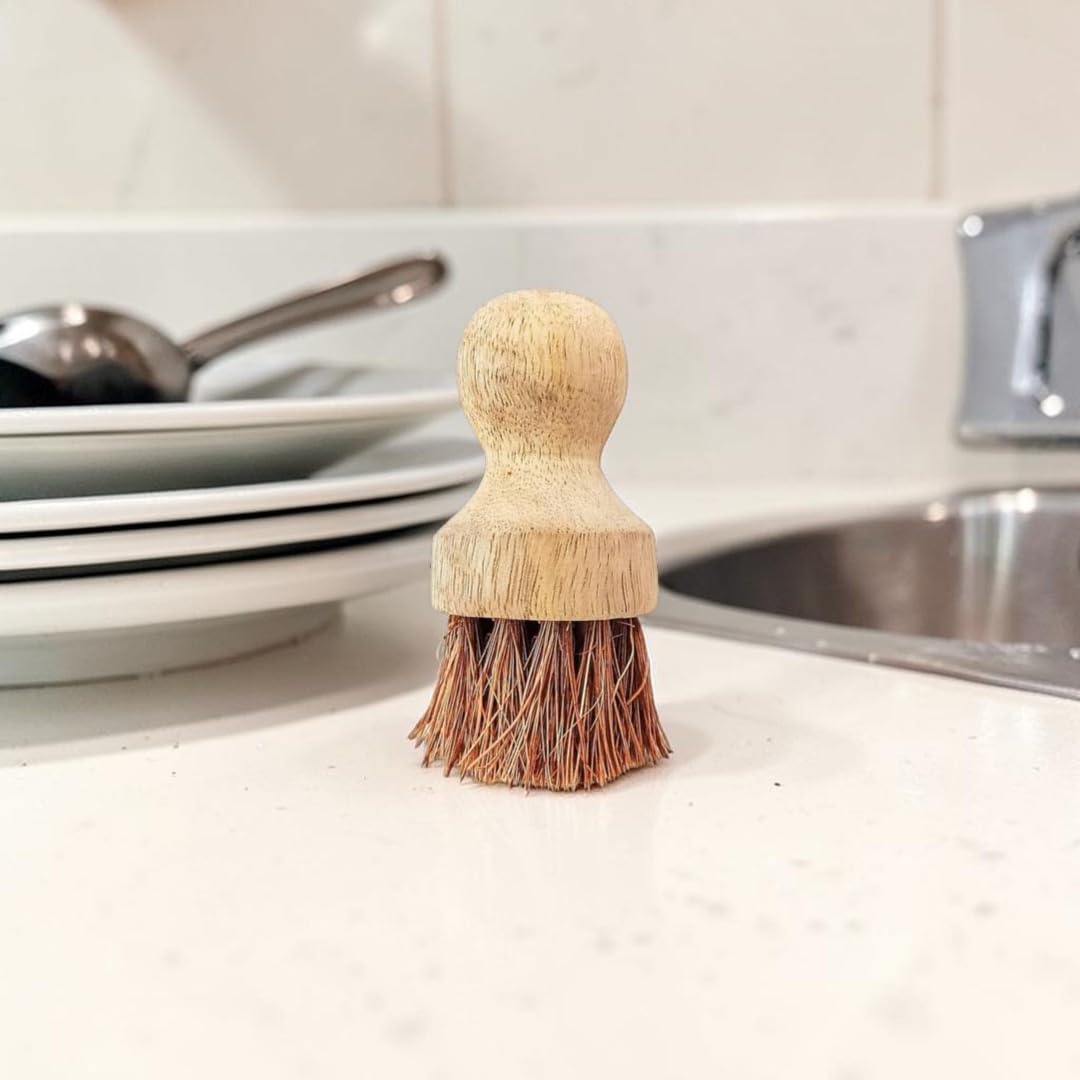 Coconut Coir Dish Cleaning Brush with Wooden Handle – Kitchen Tools on Brown Living™. SKU: KOE030-RCB. Img 5.