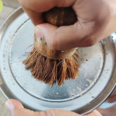 Coconut Coir Dish Cleaning Brush with Wooden Handle – Kitchen Tools on Brown Living™. SKU: KOE030-RCB. Img 4.