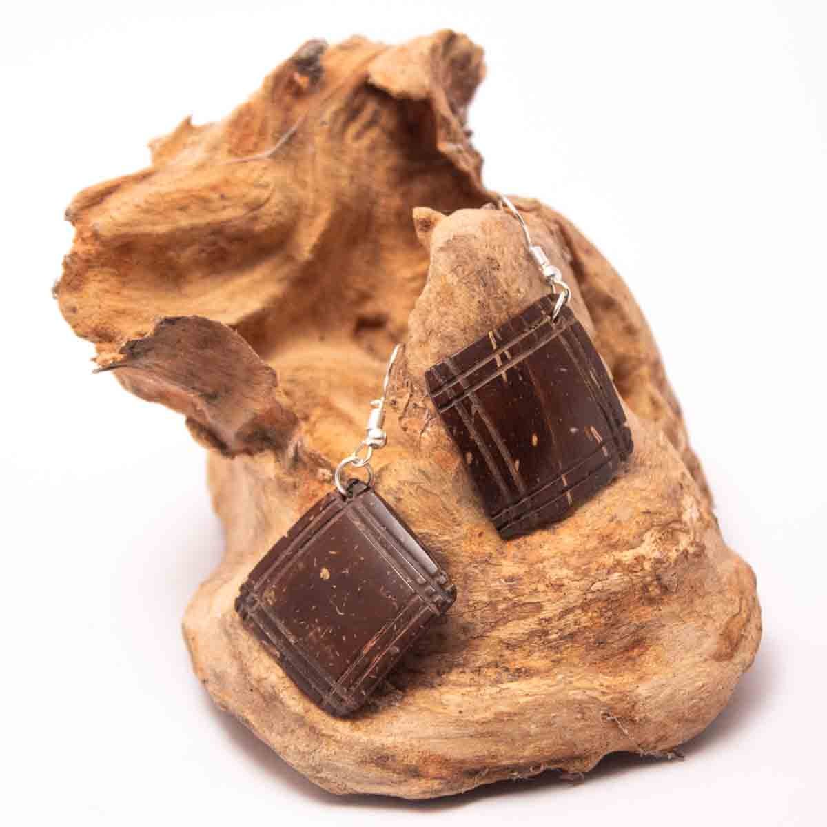 Coconut Shell Earrings Squre Shape – Womens Earrings on Brown Living™. SKU: 306 - 17864 - EGER17. Img 4.
