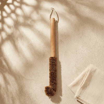 Coir Water Bottle Cleaner with Wooden Handle – Cleaning Products on Brown Living™. SKU: OIKCB01. Img 1.