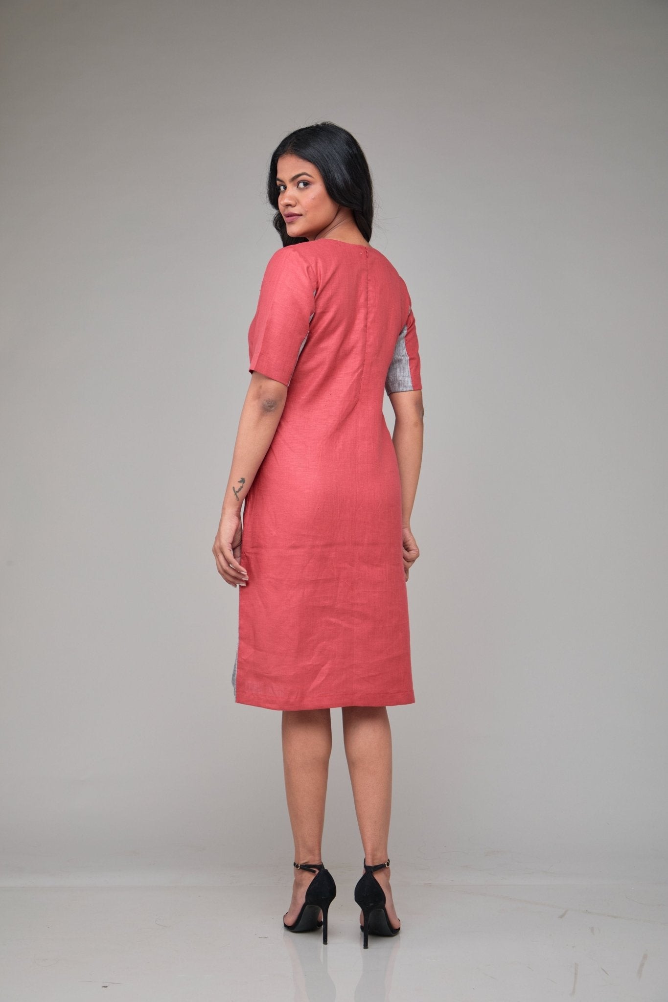Contrast Half Sleeve Hemp Shift Dress For Women – Womens Dress on Brown Living™. SKU: GD03-TGY-S. Img 3.