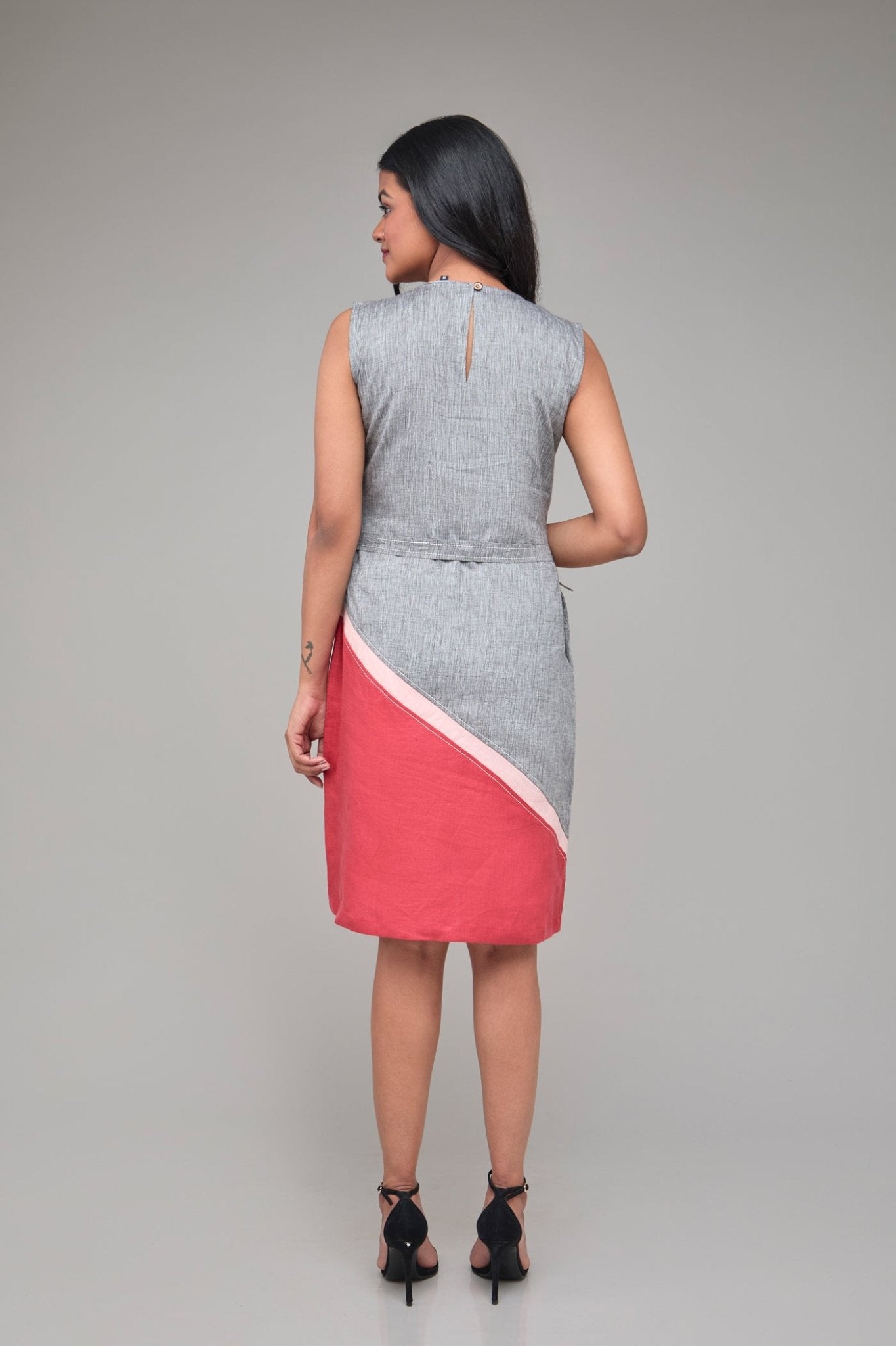 Contrast Sleeveless Hemp Shift Dress – Womens Dress on Brown Living™. SKU: GD08-TGYP-S. Img 6.