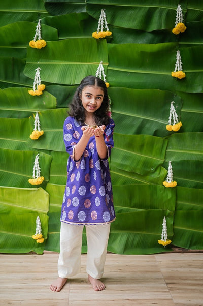 Dazzling Flower - Girls Ethnic Wear – Kids Ethnic Sets on Brown Living™. SKU: MITHEW - 073(P) - 1. Img 8.