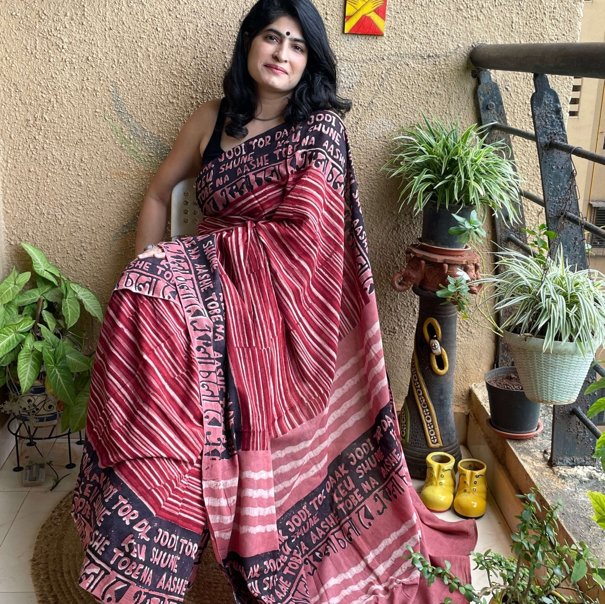 Ekla Cholo Pink Handloom Cotton Saree– Sustainable & Breathable – Womens Saree on Brown Living™. SKU: k5031. Img 8.