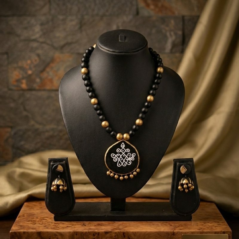 Elegant Terracotta Black Pendant Necklace Set with Traditional Motif – Womens Jewelry Sets on Brown Living™. SKU: KOTT-T004. Img 2.