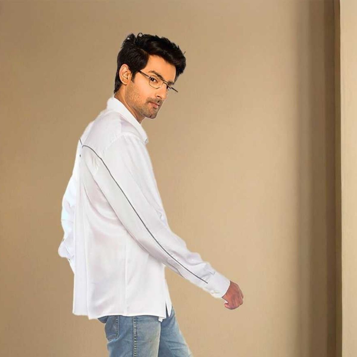 Elion White Tencel Men's Shirt – Mens Shirt on Brown Living™. SKU: JDS4018XS. Img 1.