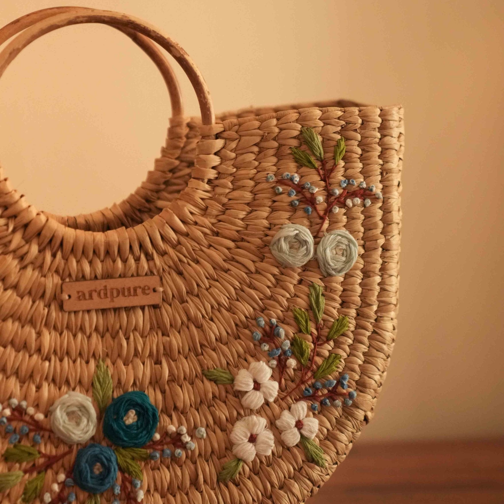 Embroidered Beach Bag Crescent | Handcrafted Stylish Summer Bag – Handbags on Brown Living™. SKU: 511KP. Img 2.