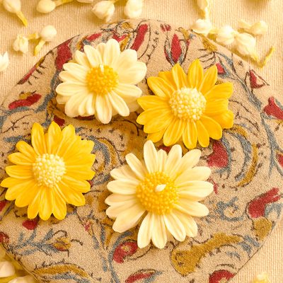 Floating Daisy Candle Set of 4 | Diwali Pooja & Home Decor – Candles & Fragrances on Brown Living™. SKU: LUSH_0010. Img 2.