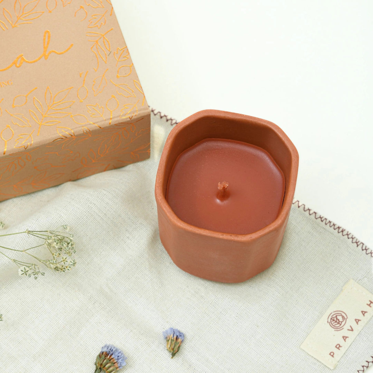 Gilli Mitti Candle | Smells Like Rain | Soy wax – Candles & Fragrances by Pravaah India available on Brown Living™. Regular . SKU: CAN008_Small. Img 3.