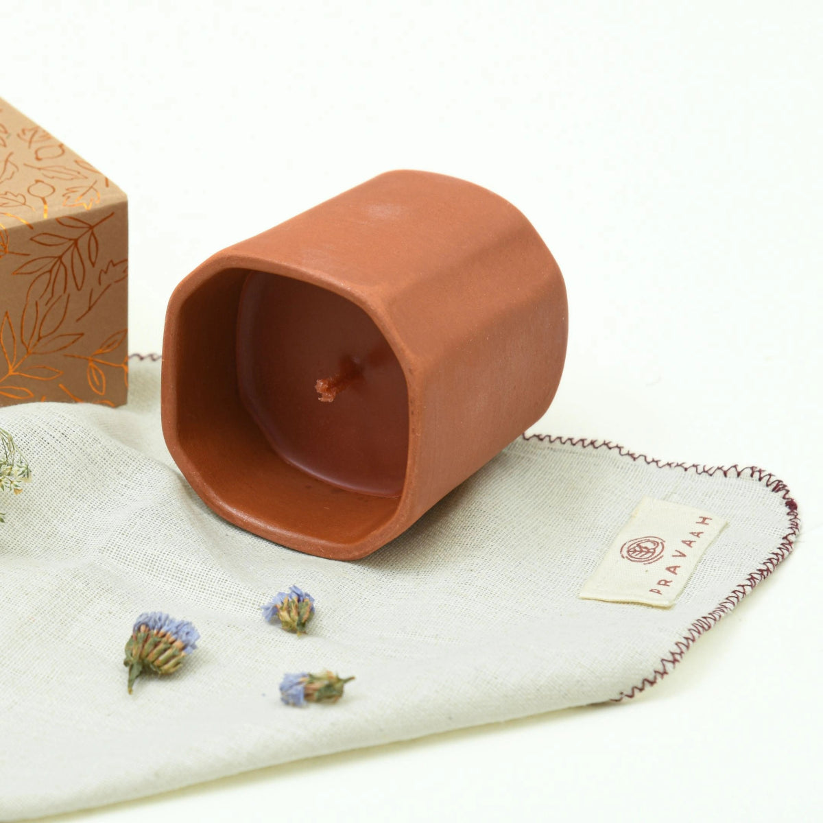 Gilli Mitti Candle | Smells Like Rain | Soy wax – Candles & Fragrances by Pravaah India available on Brown Living™. Regular . SKU: CAN008_Small. Img 2.